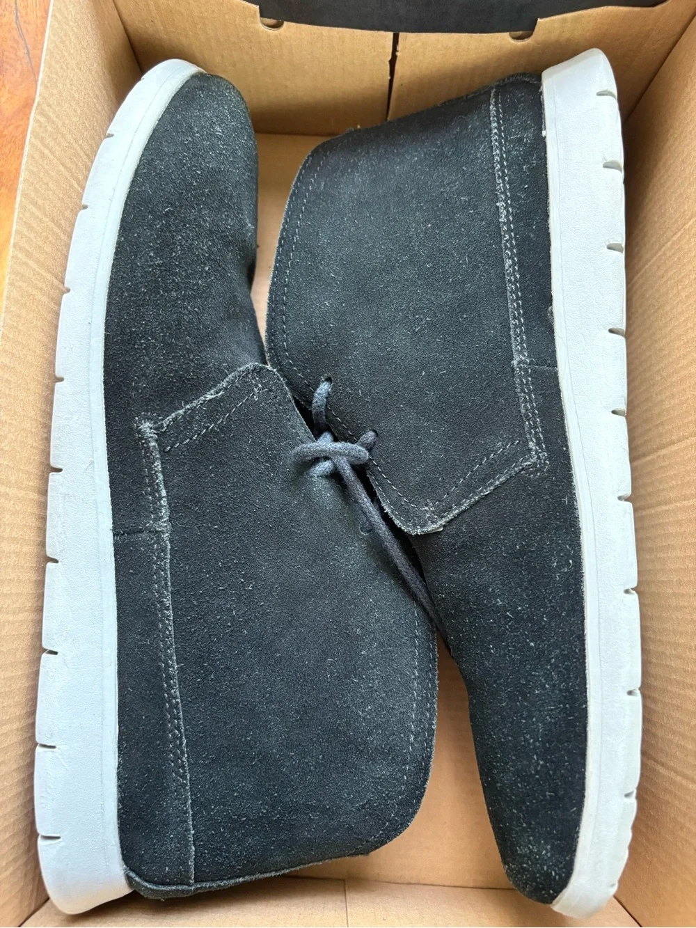 UGG Men's Chukka Boots Bundle Size 9 - Navy (Like New) & Black (Flawed) w/boxes